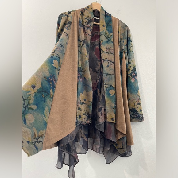 Soft Surroundings Tea Garden Asymmetrical Topper Floral Cardigan Sz PM - Picture 5 of 12